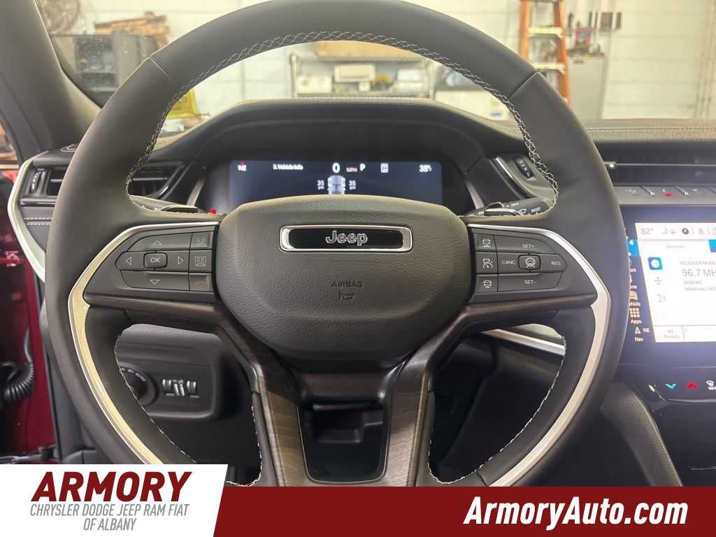 2026 Jeep Grand Cherokee Laredo Altitude