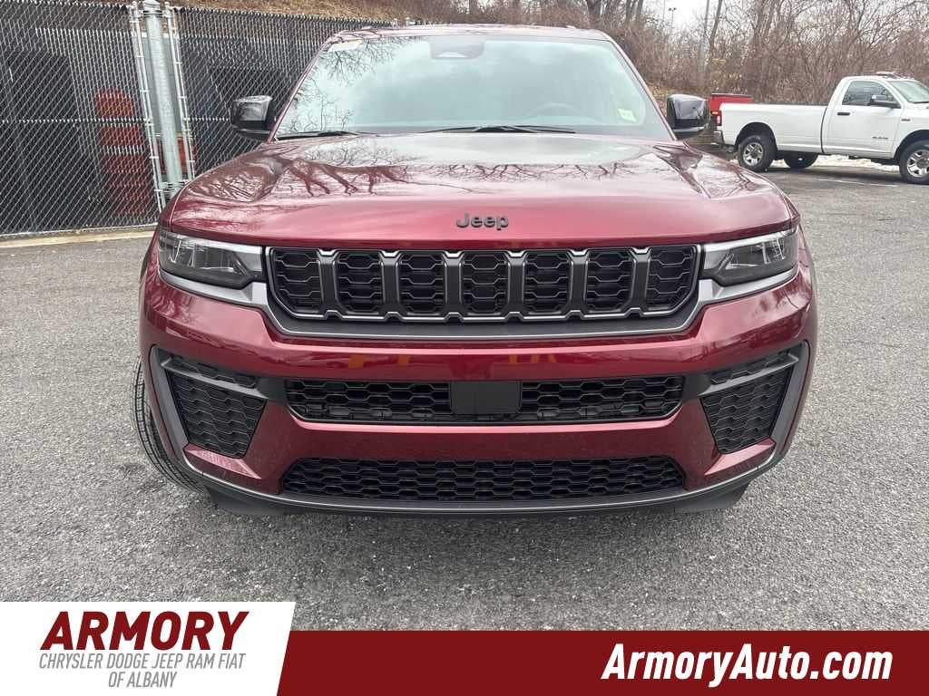 2026 Jeep Grand Cherokee Laredo Altitude