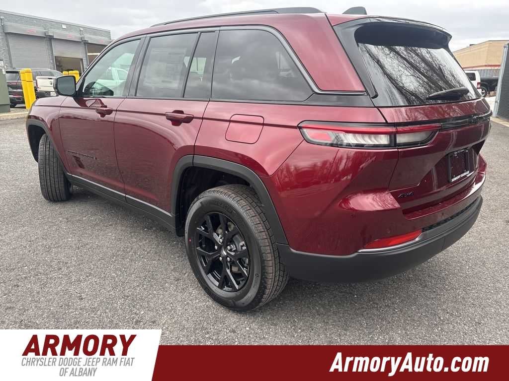 2026 Jeep Grand Cherokee Laredo Altitude