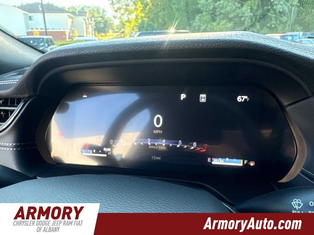 2027 Jeep Grand Cherokee Laredo Altitude