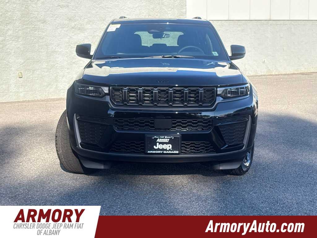 2027 Jeep Grand Cherokee Laredo Altitude