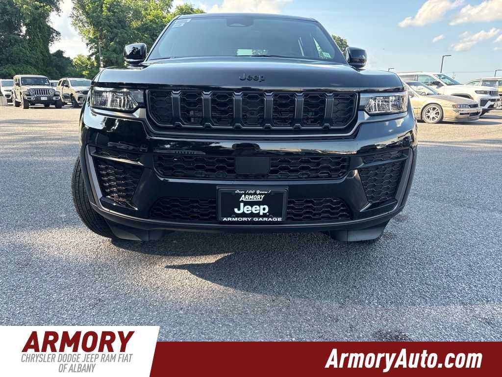 2026 Jeep Grand Cherokee Laredo Altitude