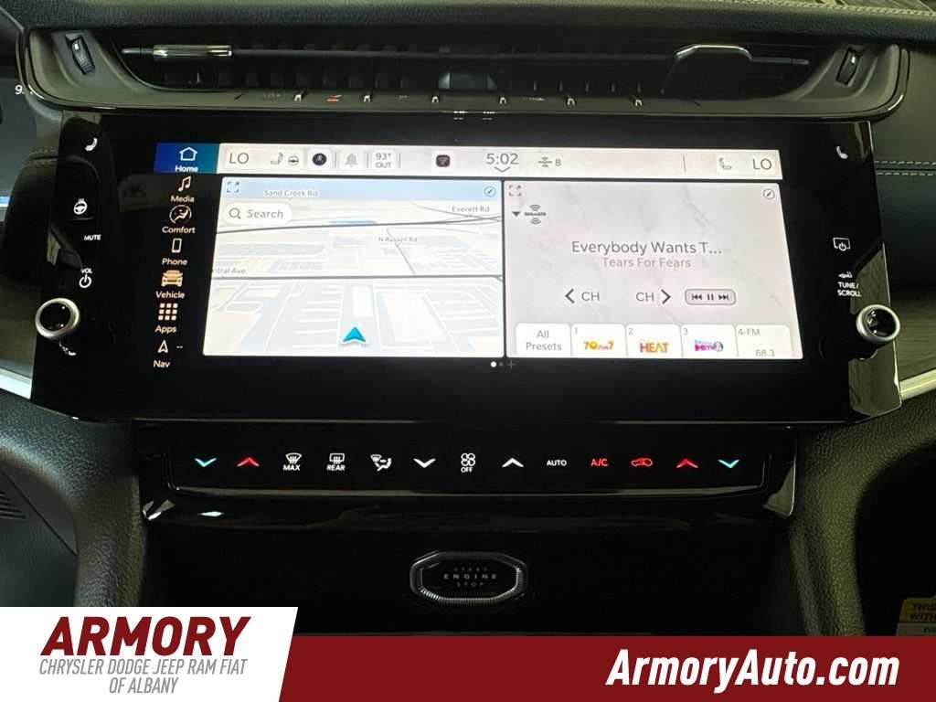 2026 Jeep Grand Cherokee Laredo Altitude
