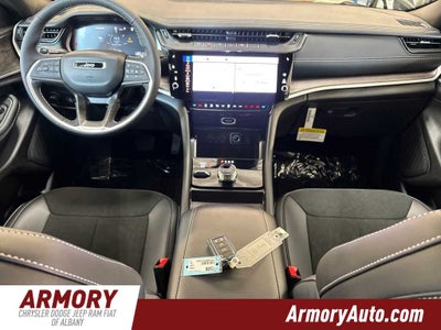 2026 Jeep Grand Cherokee Laredo Altitude