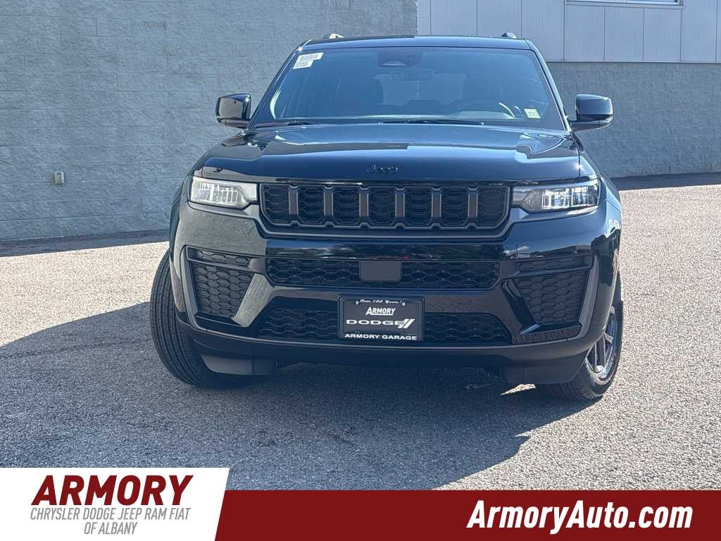 2027 Jeep Grand Cherokee Laredo Altitude