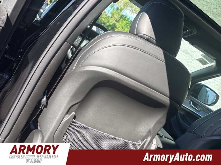 2027 Jeep Grand Cherokee Laredo Altitude