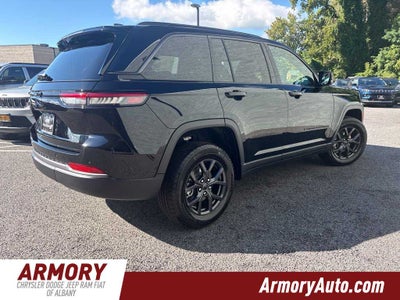 2027 Jeep Grand Cherokee Laredo Altitude