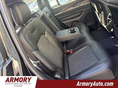 2027 Jeep Grand Cherokee Laredo Altitude