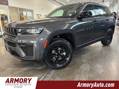 2026 Jeep Grand Cherokee Laredo Altitude