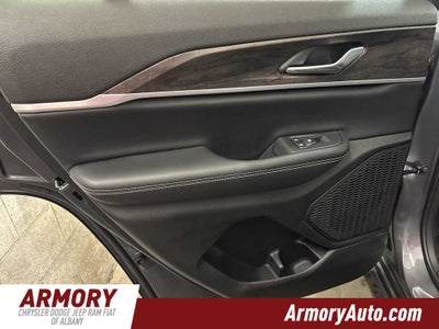 2026 Jeep Grand Cherokee Laredo Altitude