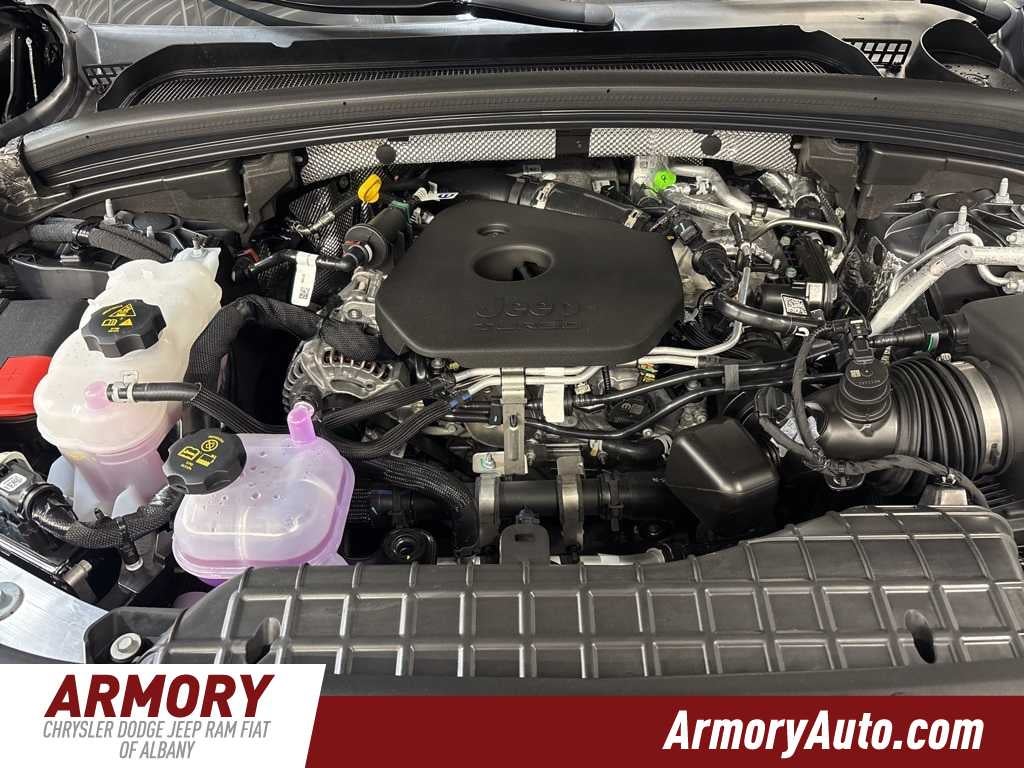 2026 Jeep Grand Cherokee Laredo Altitude