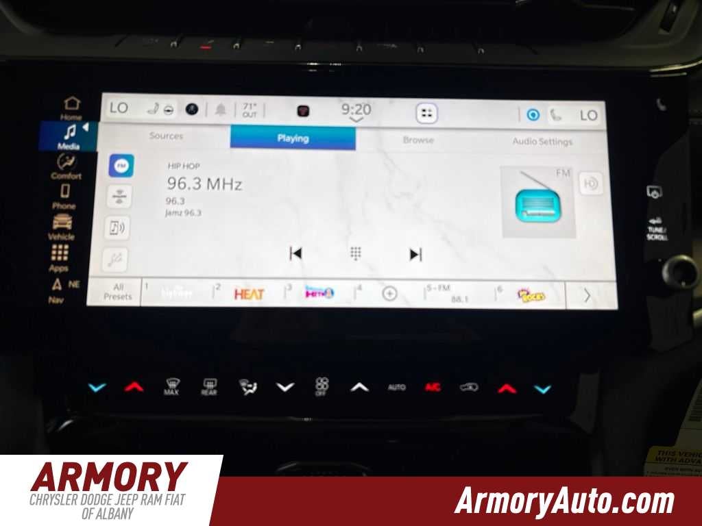 2026 Jeep Grand Cherokee Laredo Altitude