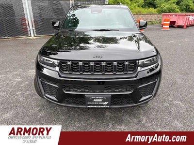 2026 Jeep Grand Cherokee Laredo Altitude