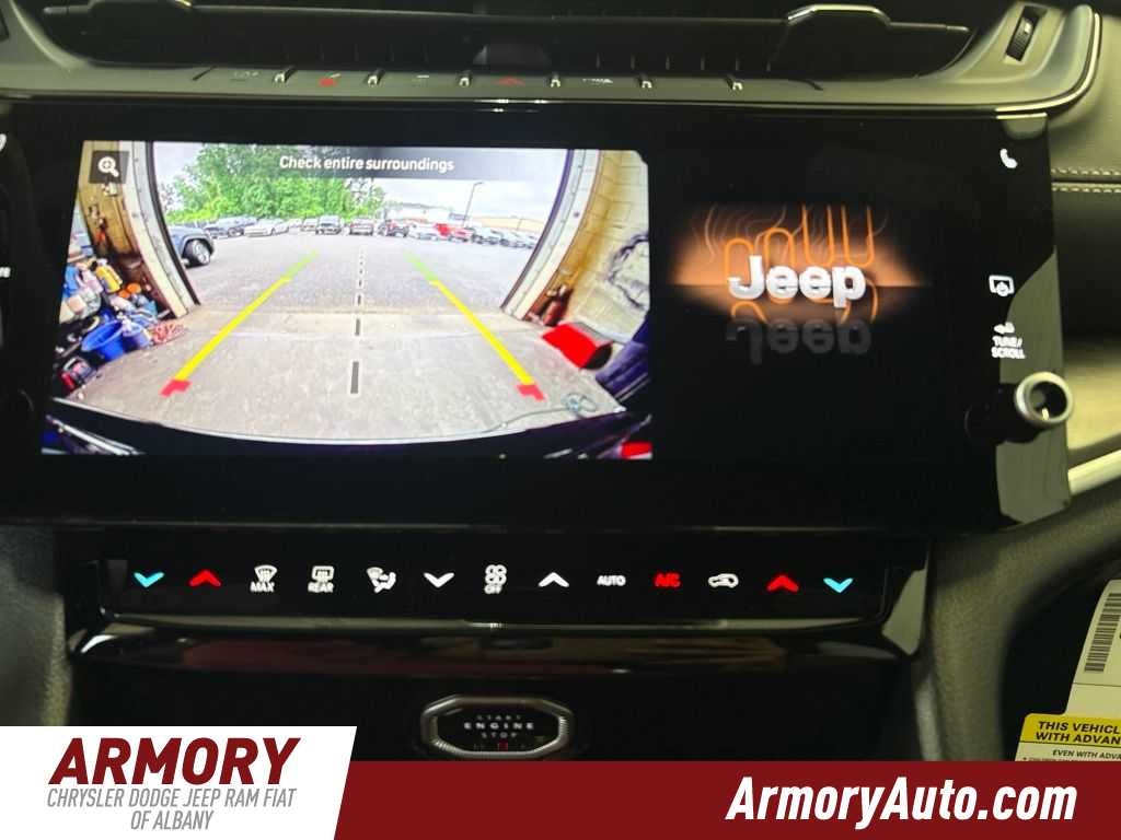 2026 Jeep Grand Cherokee Laredo Altitude