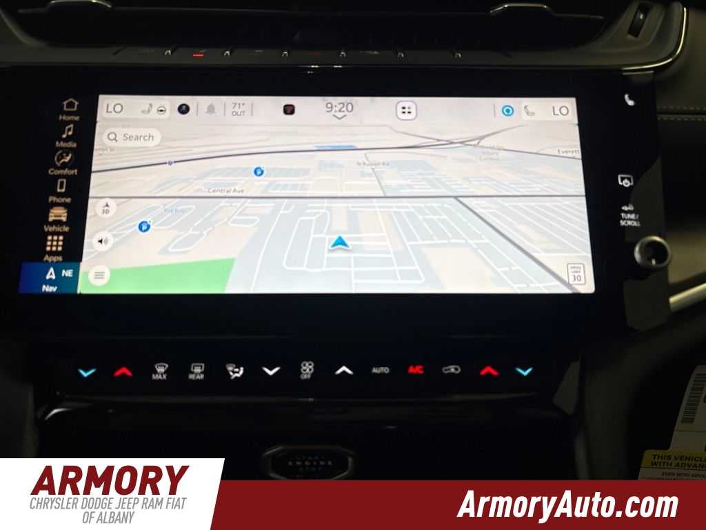 2026 Jeep Grand Cherokee Laredo Altitude