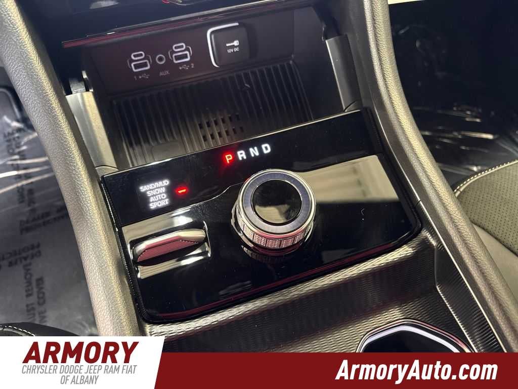 2026 Jeep Grand Cherokee Laredo Altitude
