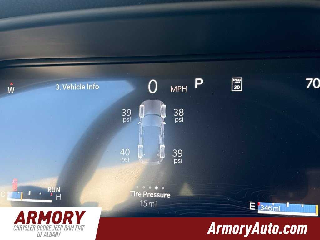 2027 Jeep Grand Cherokee Laredo Altitude