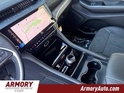 2027 Jeep Grand Cherokee Laredo Altitude