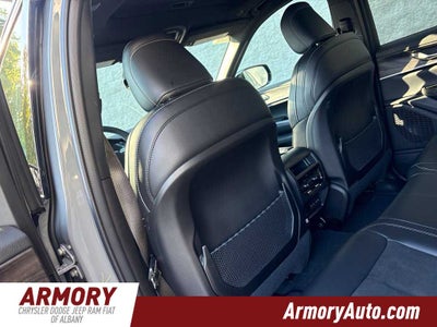 2027 Jeep Grand Cherokee Laredo Altitude