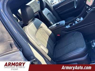 2027 Jeep Grand Cherokee Laredo Altitude