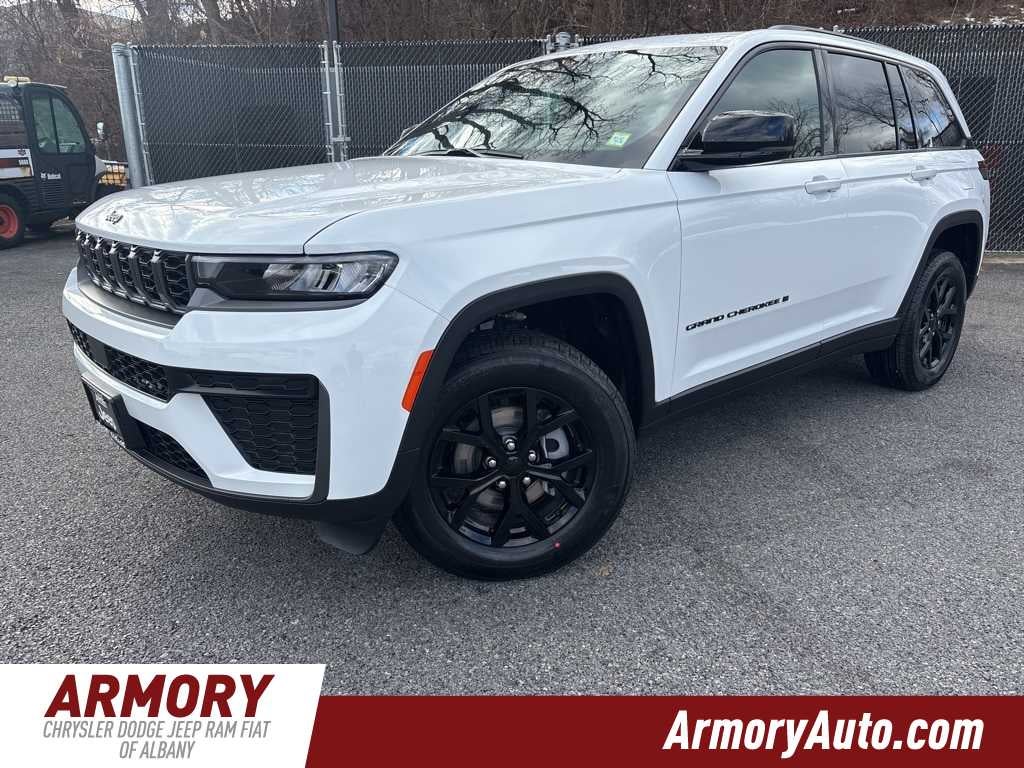 2026 Jeep Grand Cherokee Laredo Altitude