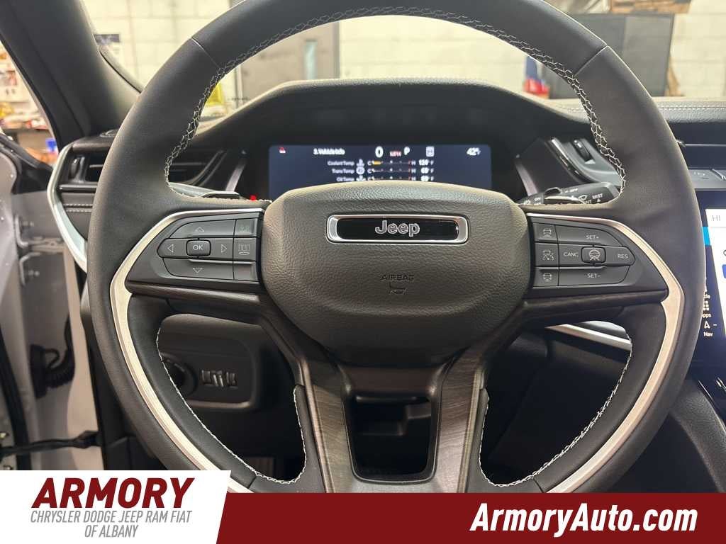 2026 Jeep Grand Cherokee Laredo Altitude