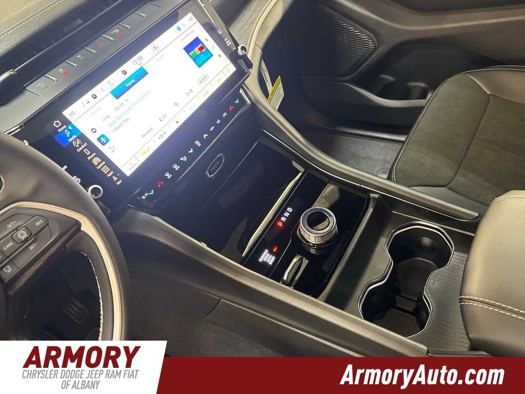 2026 Jeep Grand Cherokee Laredo Altitude