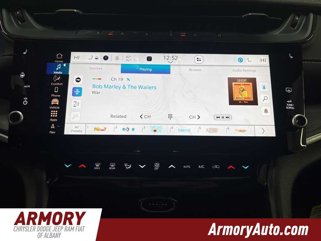 2026 Jeep Grand Cherokee Laredo Altitude