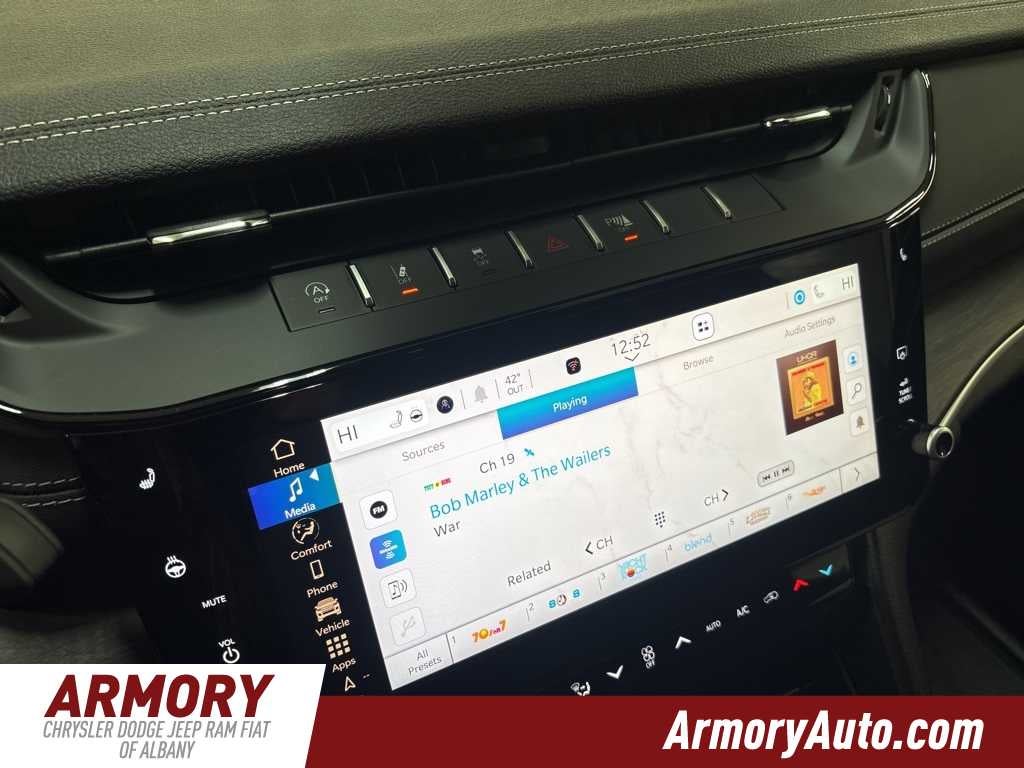 2026 Jeep Grand Cherokee Laredo Altitude