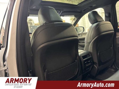 2026 Jeep Grand Cherokee Laredo Altitude