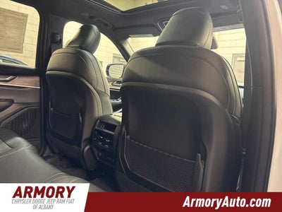 2026 Jeep Grand Cherokee Laredo Altitude