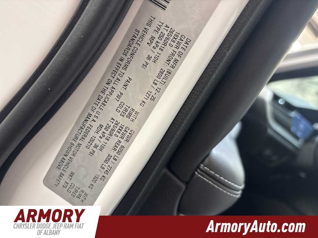 2026 Jeep Grand Cherokee Laredo Altitude