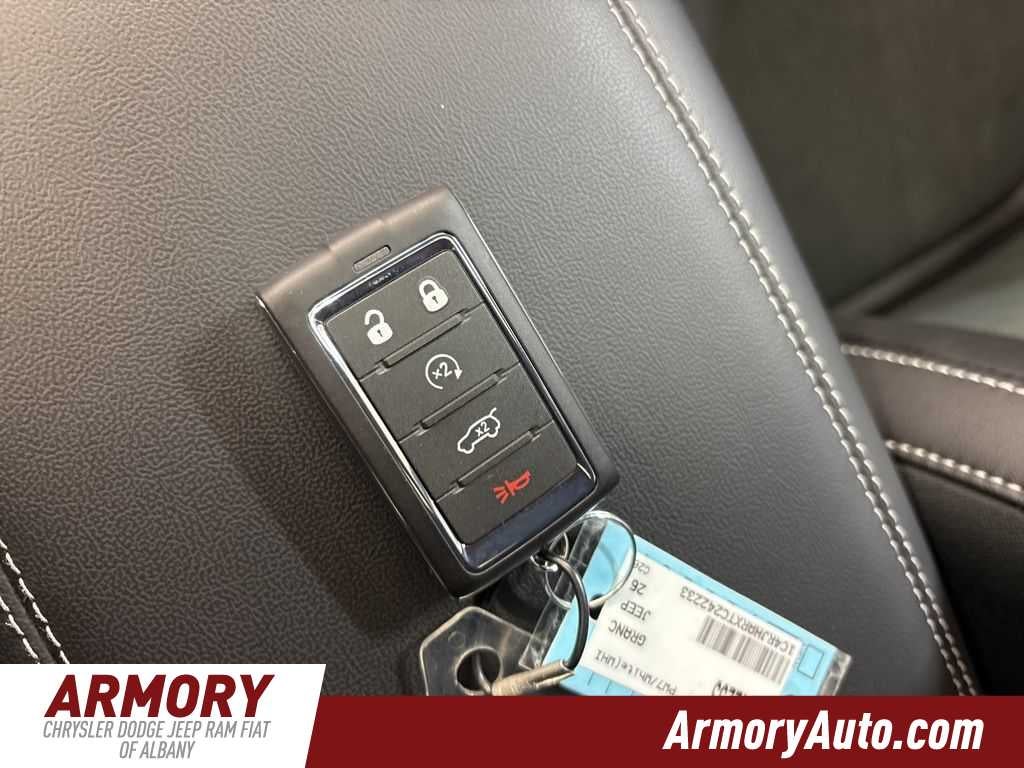2026 Jeep Grand Cherokee Laredo Altitude