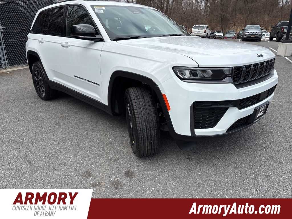 2026 Jeep Grand Cherokee Laredo Altitude