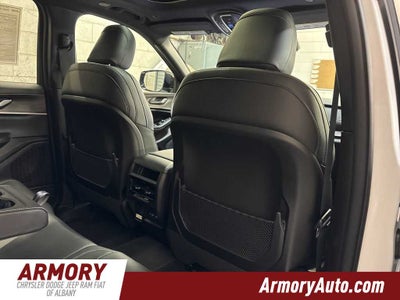 2026 Jeep Grand Cherokee Laredo Altitude