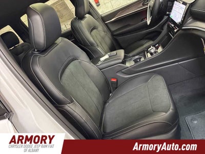 2026 Jeep Grand Cherokee Laredo Altitude