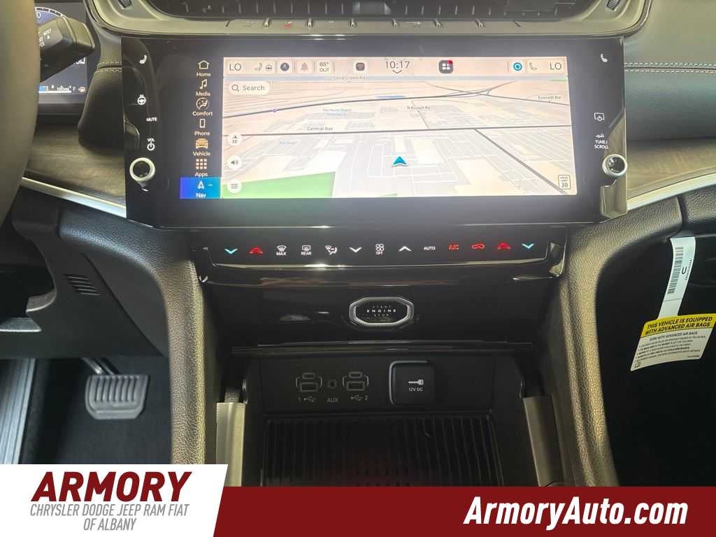 2026 Jeep Grand Cherokee Laredo Altitude
