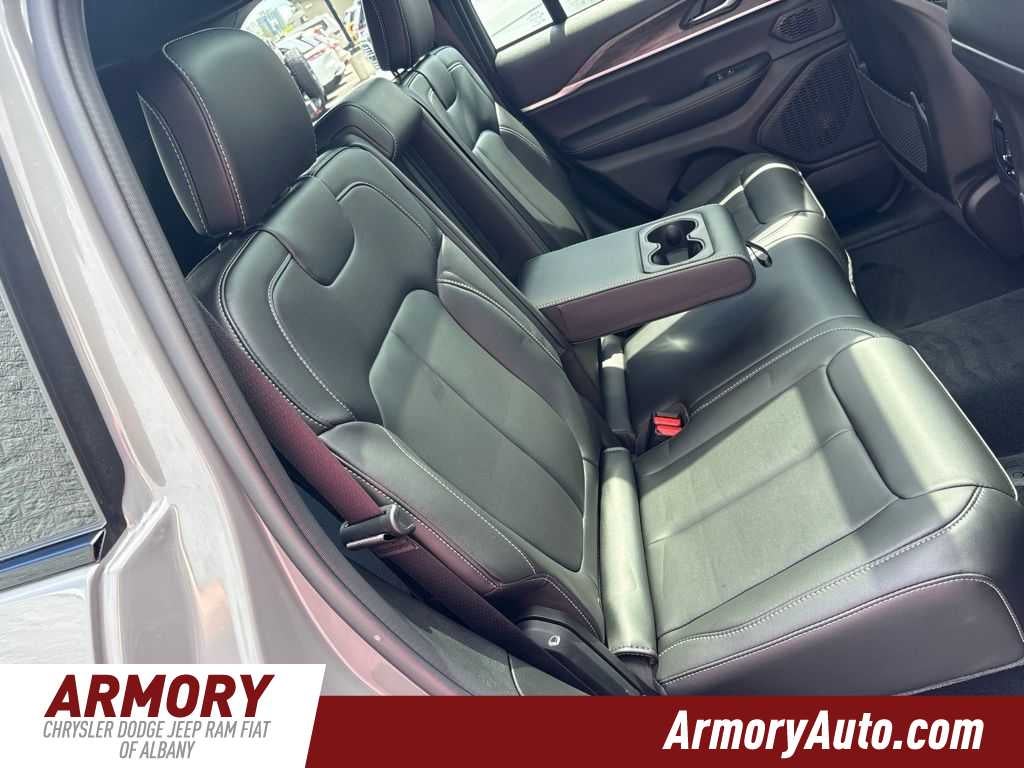 2027 Jeep Grand Cherokee Limited