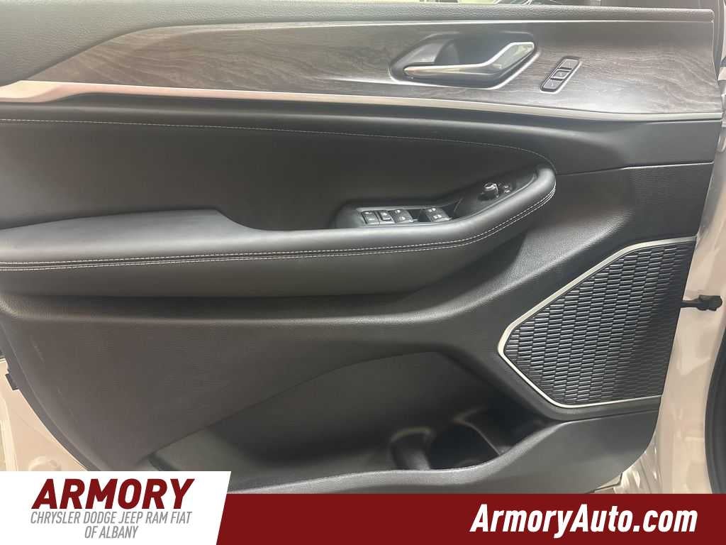 2026 Jeep Grand Cherokee Limited Reserve