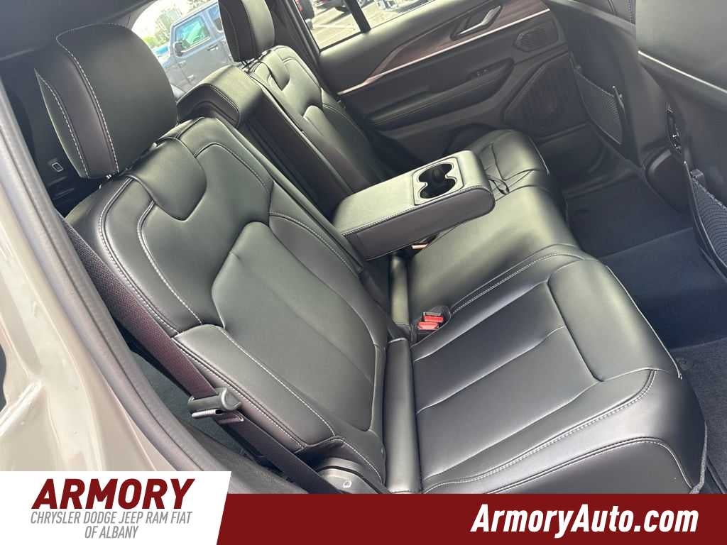 2027 Jeep Grand Cherokee Limited