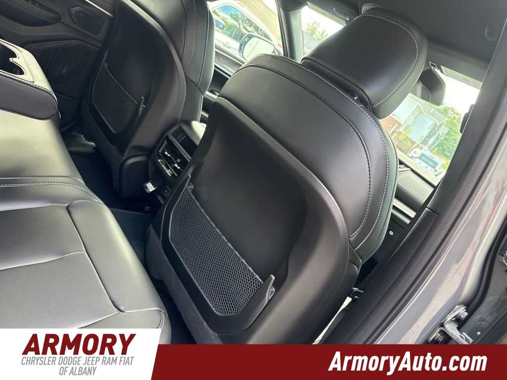2027 Jeep Grand Cherokee Limited