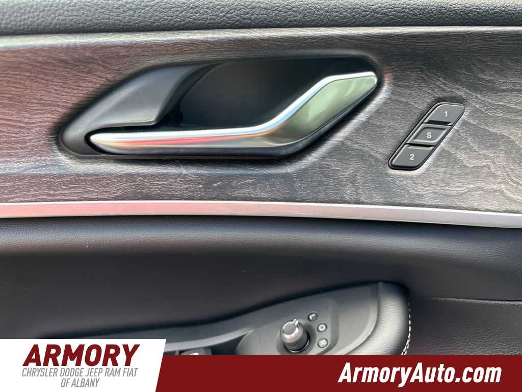 2027 Jeep Grand Cherokee Limited