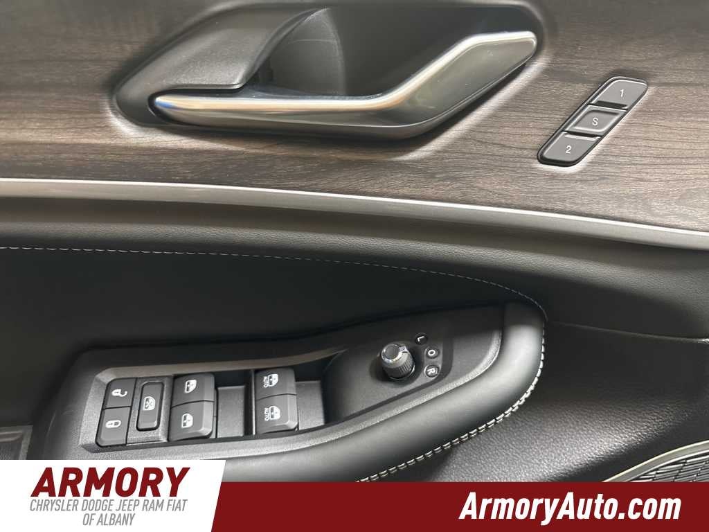 2026 Jeep Grand Cherokee Limited Reserve