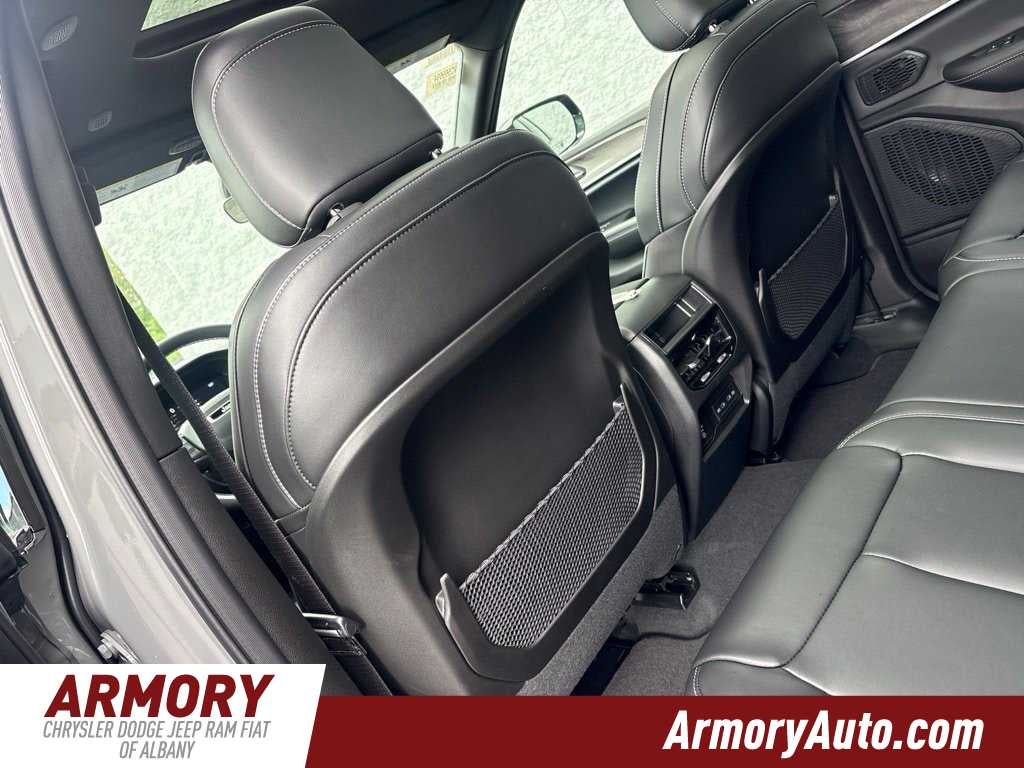 2027 Jeep Grand Cherokee Limited