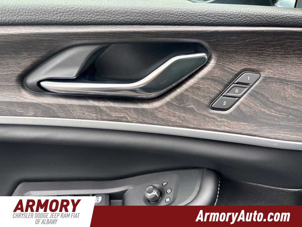 2027 Jeep Grand Cherokee Limited