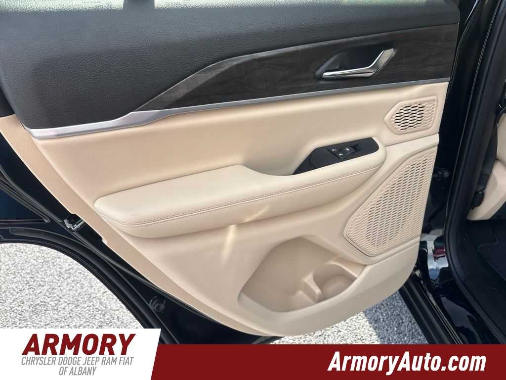 2027 Jeep Grand Cherokee Limited