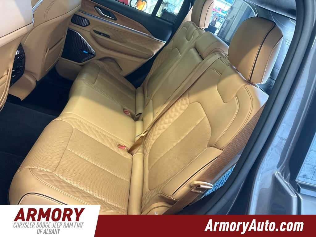 2023 Jeep Grand Cherokee Summit Reserve