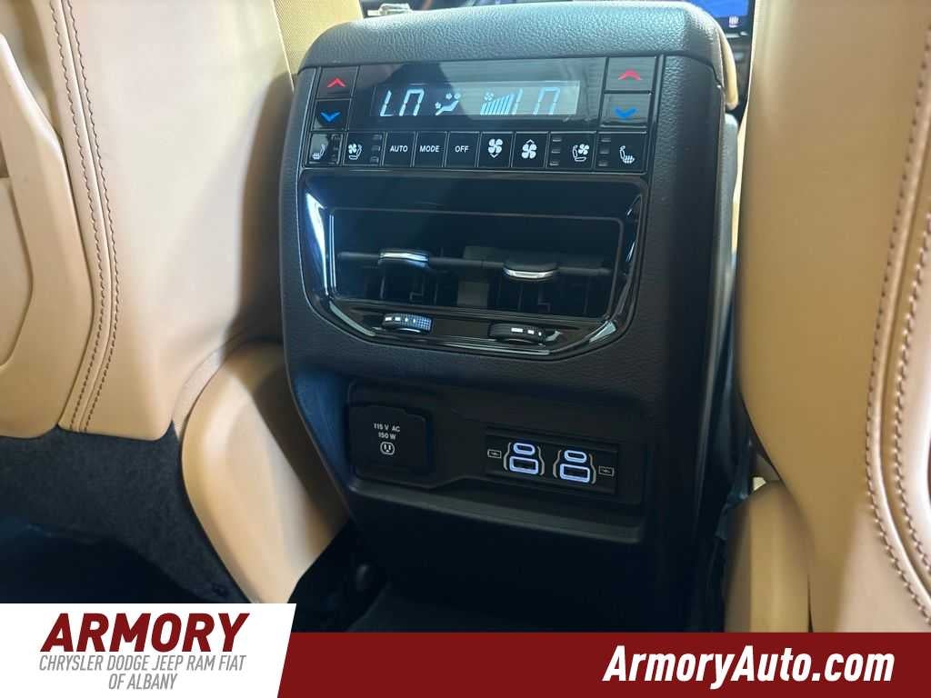 2023 Jeep Grand Cherokee Summit Reserve
