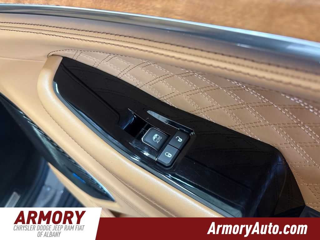 2023 Jeep Grand Cherokee Summit Reserve