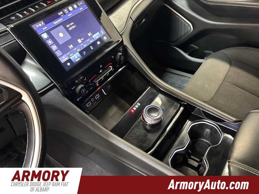 2021 Jeep Grand Cherokee L Laredo